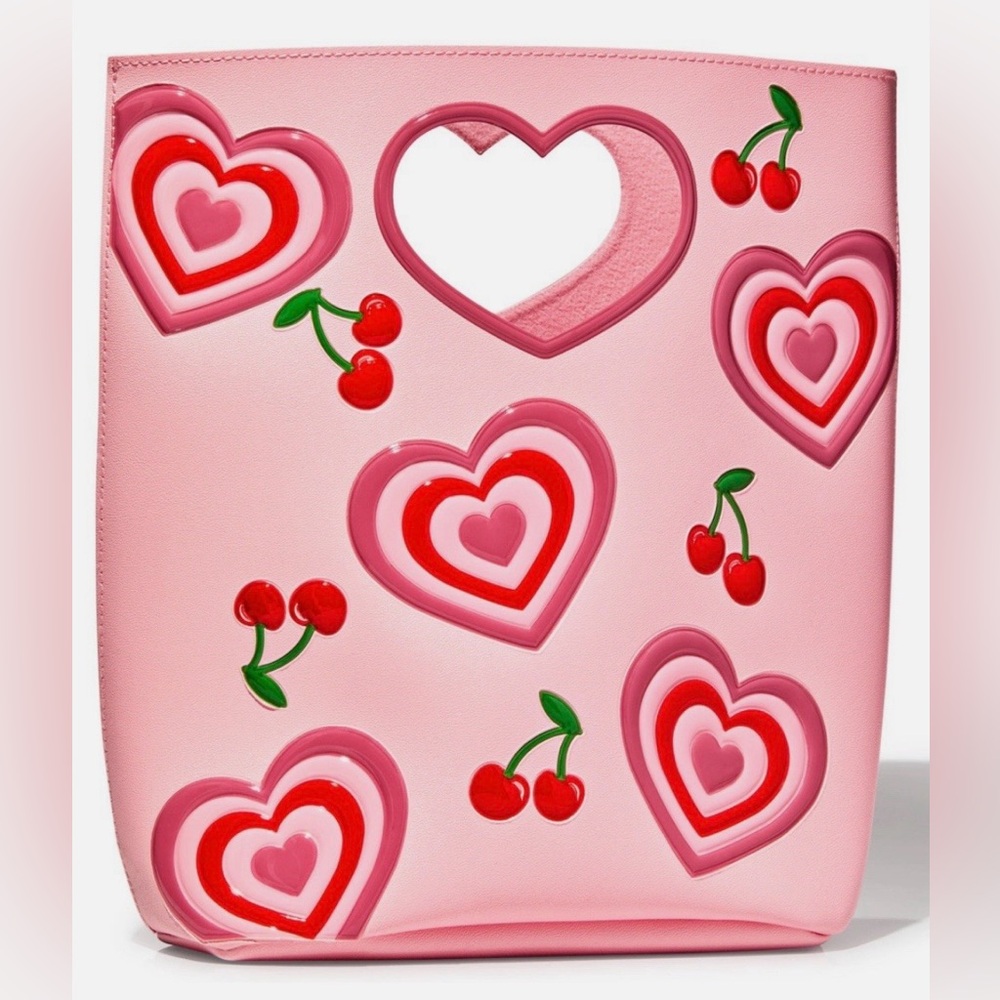 🆕❣️ BATH & BODY WORKS “HEARTS & CHERRIES” REUSABLE TOTE/GIFT BAG. BRAND NEW!